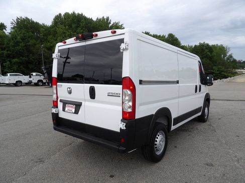 Used 2025 RAM ProMaster 2500 w/ U-Haul Equipment Group FWD image 7