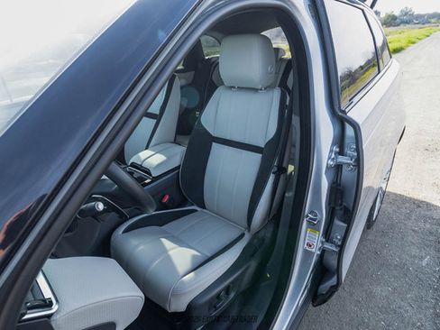 Used 2023 Land Rover Range Rover Velar R-Dynamic S image 41