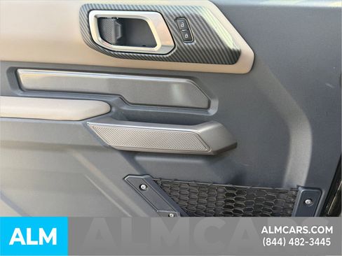 Used 2023 Ford Bronco Wildtrak image 27