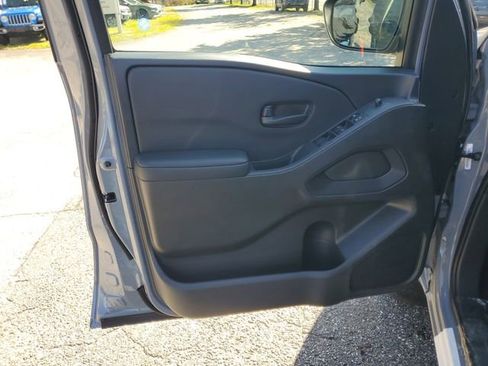 New 2026 Nissan Frontier SV image 5