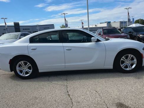 Used 2020 Dodge Charger SXT w/ Leather Interior Group image 9