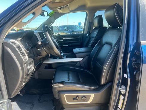 Used 2019 RAM 1500 Laramie AWD/4WD image 16