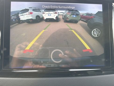 Used 2024 Chrysler Pacifica Touring-L image 27