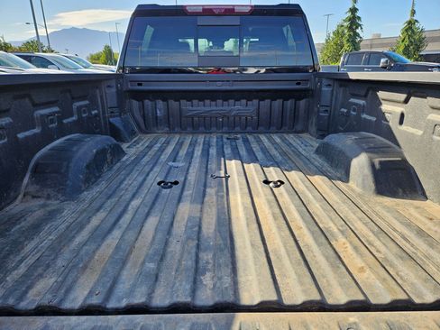Used 2024 Chevrolet Silverado 2500 ZR2 w/ Technology Package AWD/4WD image 30