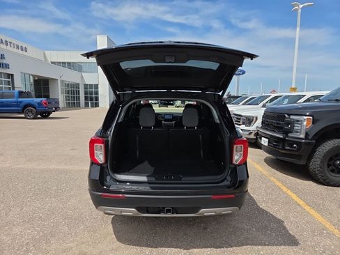 Certified 2023 Ford Explorer XLT w/ Equipment Group 202A AWD/4WD image 8