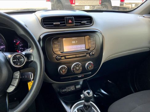 Used 2019 Kia Soul FWD image 7