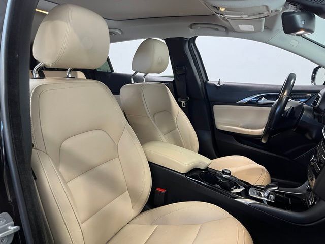 Used 2018 INFINITI QX30 Premium w/ Navigation Package AWD/4WD image 10