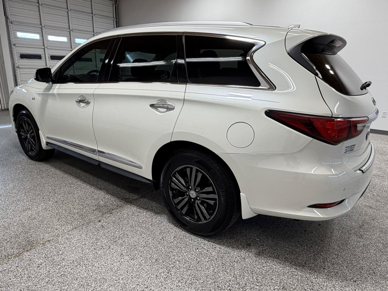 Used 2020 INFINITI QX60 Luxe w/ Essential Package FWD image 7