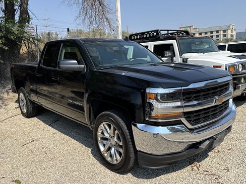 Used 2019 Chevrolet Silverado 1500 LT AWD/4WD image 3