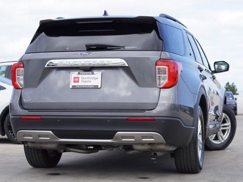 Used 2022 Ford Explorer XLT w/ Equipment Group 202A RWD image 6