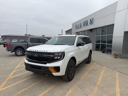 New 2025 Ford Expedition Tremor image 3