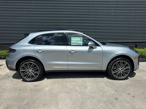 Used 2026 Porsche Macan AWD/4WD image 10