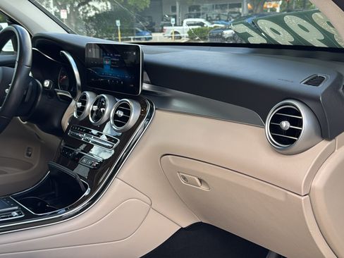 Used 2022 Mercedes-Benz GLC 300 image 29