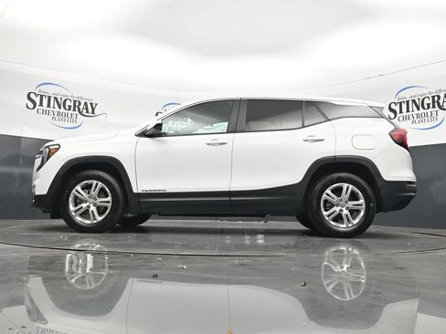 Used 2024 GMC Terrain SLE FWD image 20