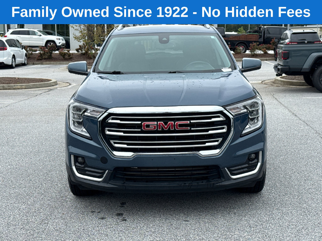 Used 2024 GMC Terrain SLT AWD/4WD image 2