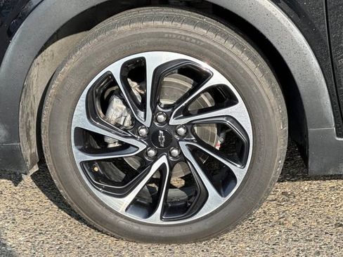 Used 2023 Chevrolet Bolt EUV Premier image 44