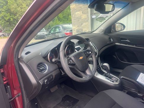 Used 2016 Chevrolet Cruze LT FWD image 16