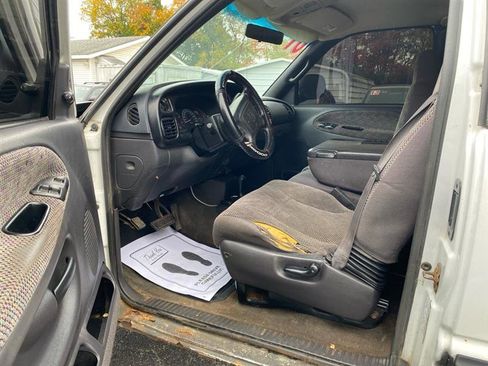 Used 2001 Dodge Ram 1500 Truck Quad Cab Short Bed 4WD image 9