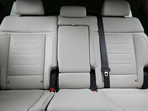 Certified 2024 Hyundai Santa Fe Limited AWD/4WD image 16