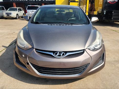 Used 2014 Hyundai Elantra SE image 6