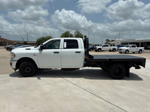 Used 2024 RAM 3500 Tradesman w/ Chrome Appearance Group AWD/4WD image 4