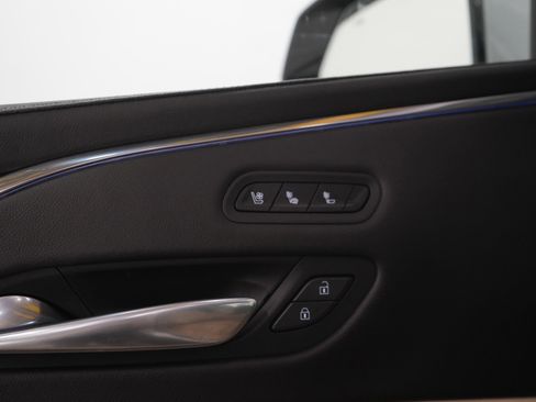 Used 2021 Cadillac Escalade ESV Premium Luxury image 23