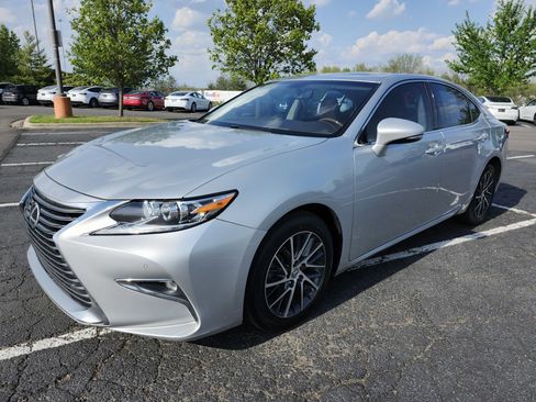 Used 2016 Lexus ES 350 w/ Premium Package w/Wood Trim FWD image 15