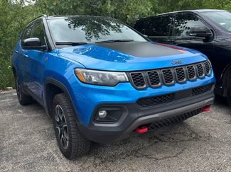 Used 2025 Jeep Compass Trailhawk w/ Trailhawk Convenience Group AWD/4WD video 1