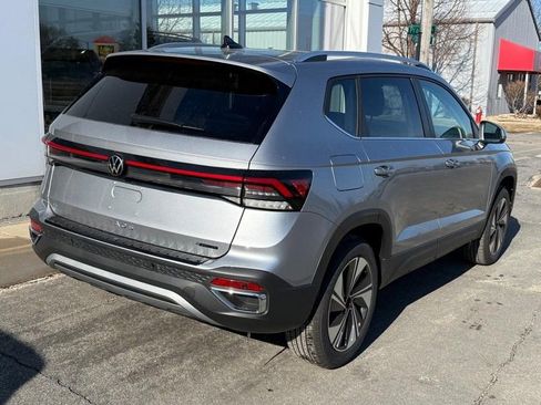 New 2026 Volkswagen Taos SE AWD/4WD image 3