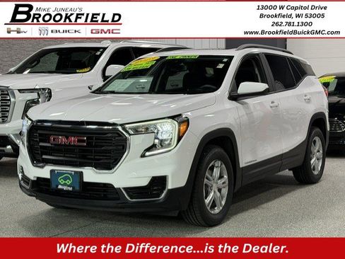 Certified 2023 GMC Terrain SLE w/ Driver Convenience Package AWD/4WD image 1