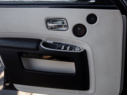 Used 2014 Rolls-Royce Ghost image 30