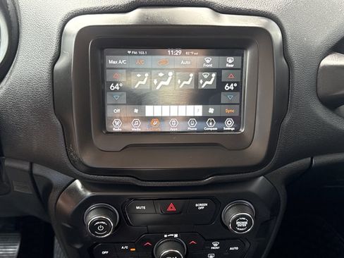 Used 2020 Jeep Renegade Trailhawk AWD/4WD image 16