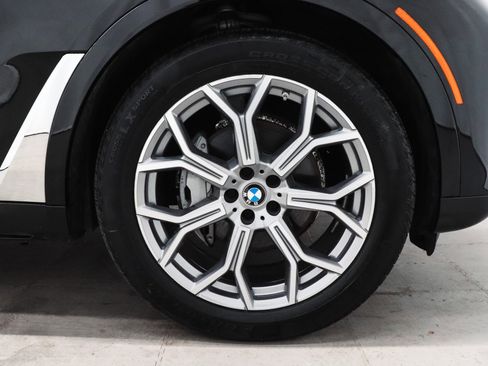 Used 2022 BMW X7 xDrive40i w/ Premium Package image 11