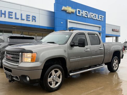 Used 2013 GMC Sierra 2500 Denali AWD/4WD image 3