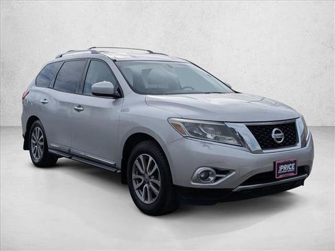 Used 2015 Nissan Pathfinder SL w/ SL Tech Package image 3