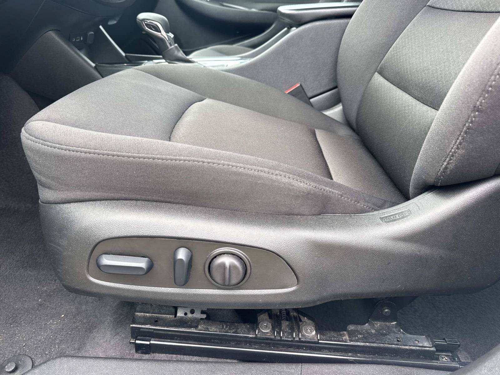 Used 2025 Chevrolet Malibu LT FWD image 17
