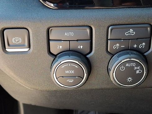 Used 2023 Chevrolet Silverado 1500 LT image 20