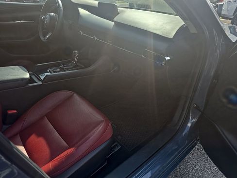 Used 2024 MAZDA MAZDA3 s image 19