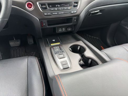 Certified 2024 Honda Passport TrailSport image 17