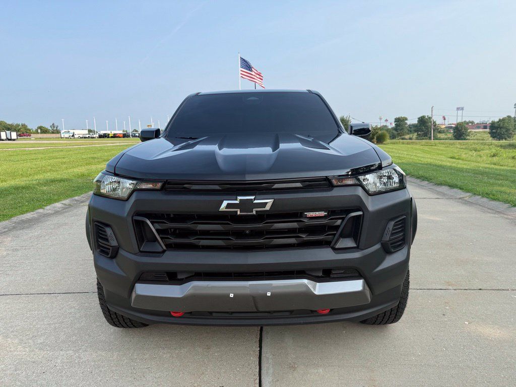 Used 2024 Chevrolet Colorado Trail Boss w/ Technology Package AWD/4WD image 8