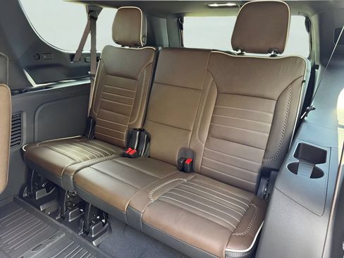New 2026 GMC Yukon XL Denali Ultimate w/ LPO, Floor Liner Package AWD/4WD image 16