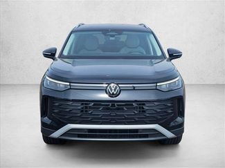 Used 2025 Volkswagen Tiguan SE FWD video 2