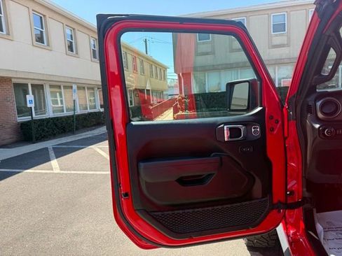 Used 2022 Jeep Gladiator Sport image 23