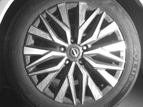 Used 2025 Nissan Altima 2.5 SV image 14