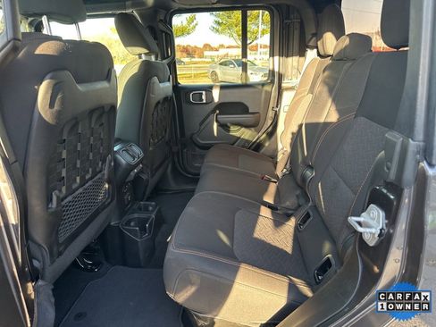 Used 2023 Jeep Gladiator Mojave w/ Cold Weather Group image 40