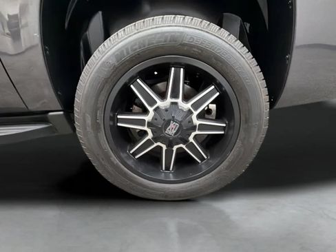 Used 2011 Chevrolet Avalanche LT w/ Regional Value Package RWD image 26