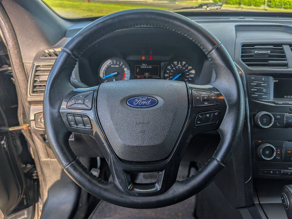 Used 2018 Ford Explorer XLT AWD/4WD image 22