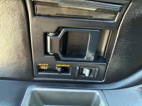 Used 1990 Chevrolet Corvette Convertible image 19