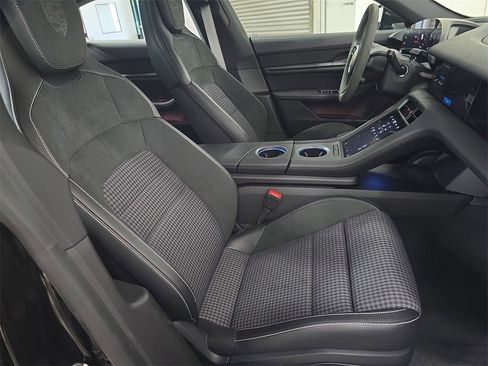 Certified 2025 Porsche Taycan image 27