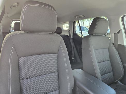 Used 2024 GMC Terrain SLE image 31